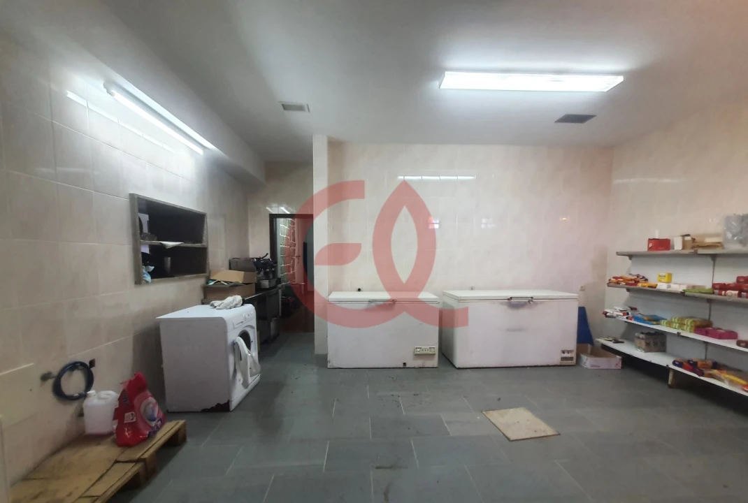 Negócio para Venda em Arcozelo Foto 17