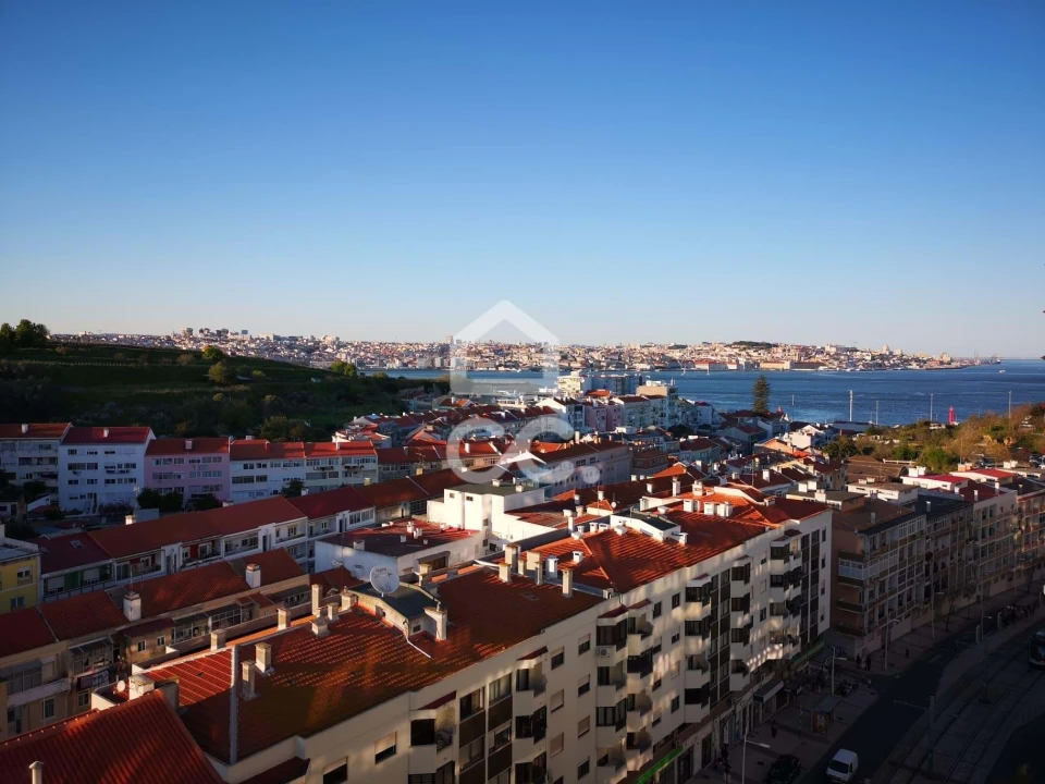 Apartamento T4 para Venda em Almada, Cova da Piedade, Pragal e Cacilhas Foto 32