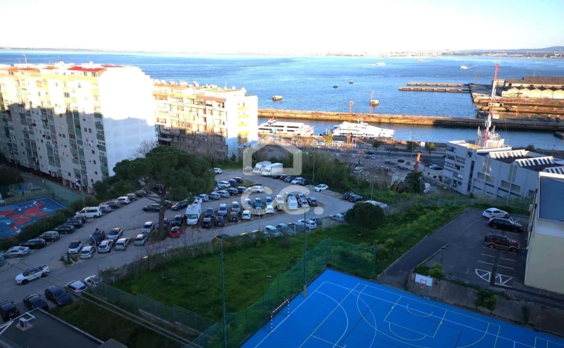 Apartamento T4 para Venda em Almada, Cova da Piedade, Pragal e Cacilhas Foto 48