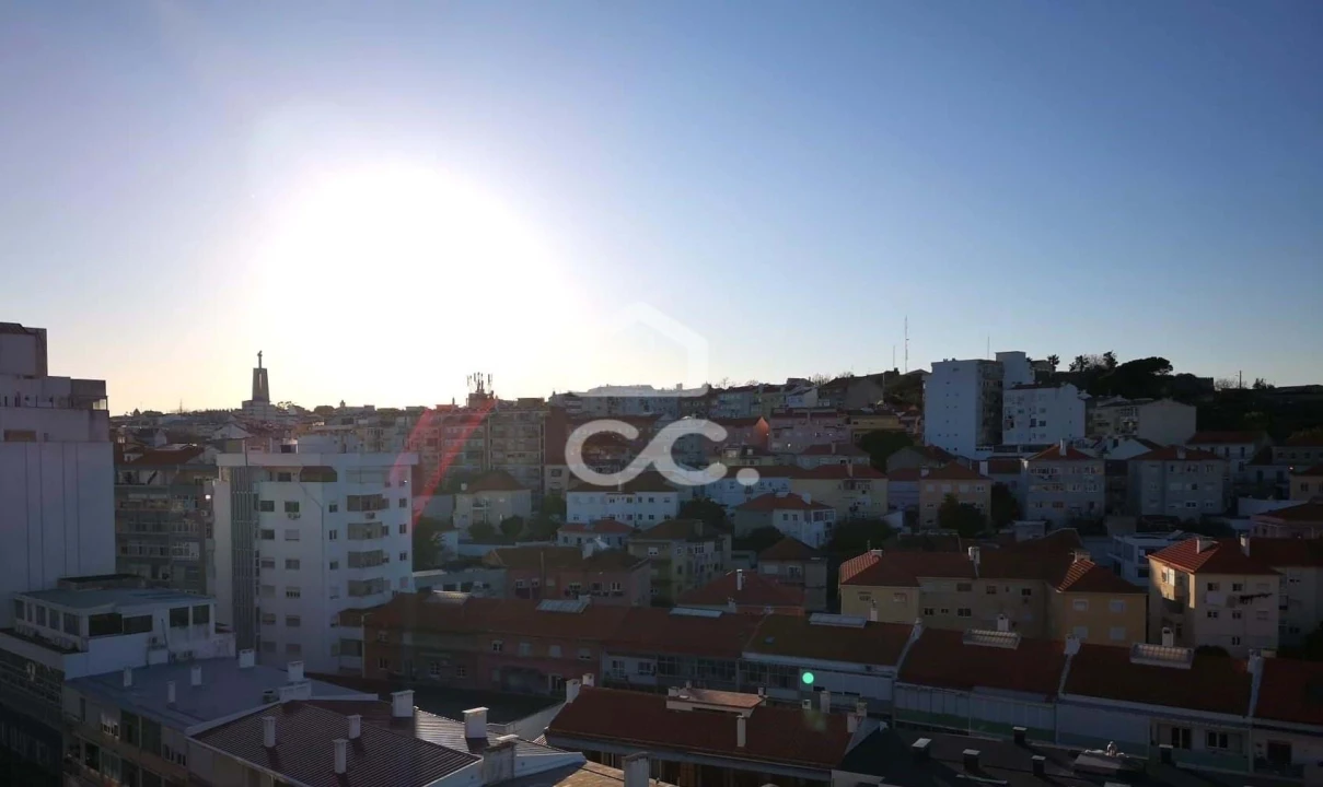 Apartamento T4 para Venda em Almada, Cova da Piedade, Pragal e Cacilhas Foto 25