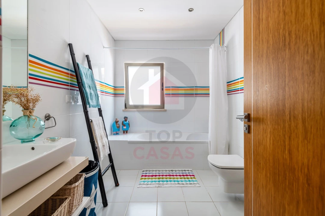 Moradia T5 para Venda em Nadadouro Foto 23