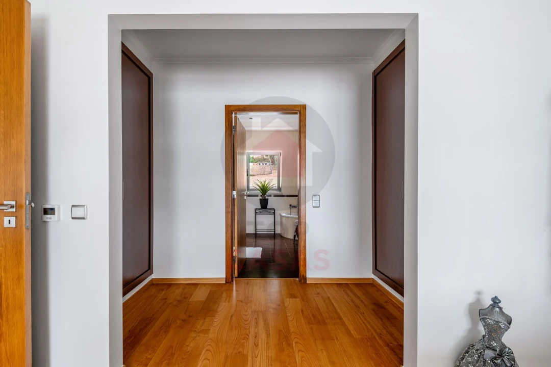 Moradia T5 para Venda em Nadadouro Foto 31