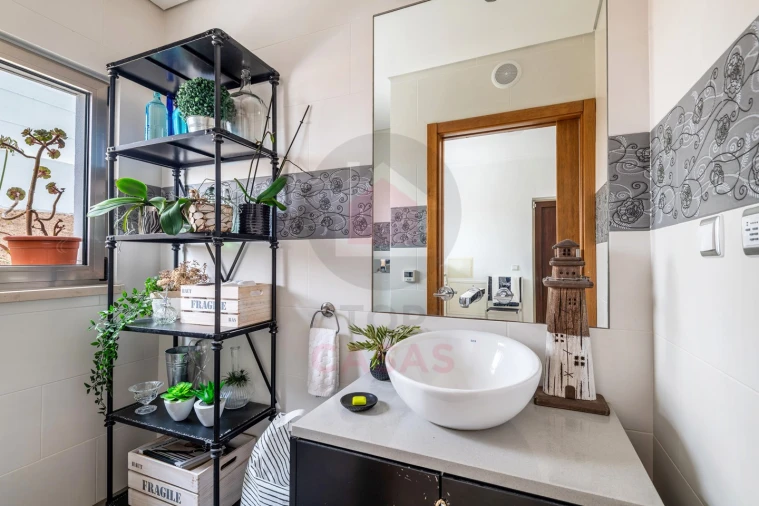 Moradia T5 para Venda em Nadadouro Foto 20