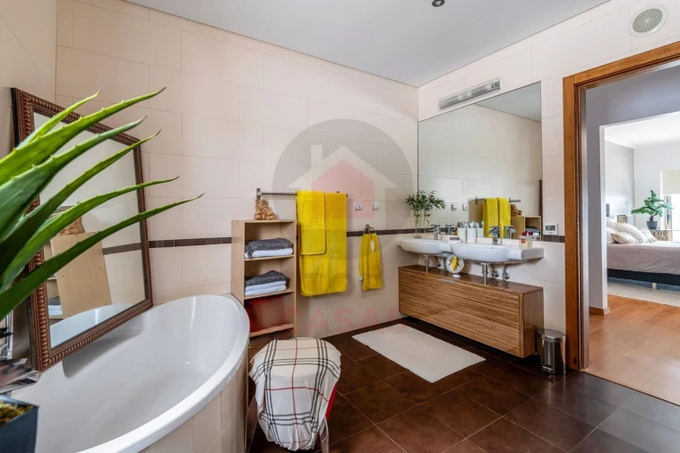 Moradia T5 para Venda em Nadadouro Foto 32