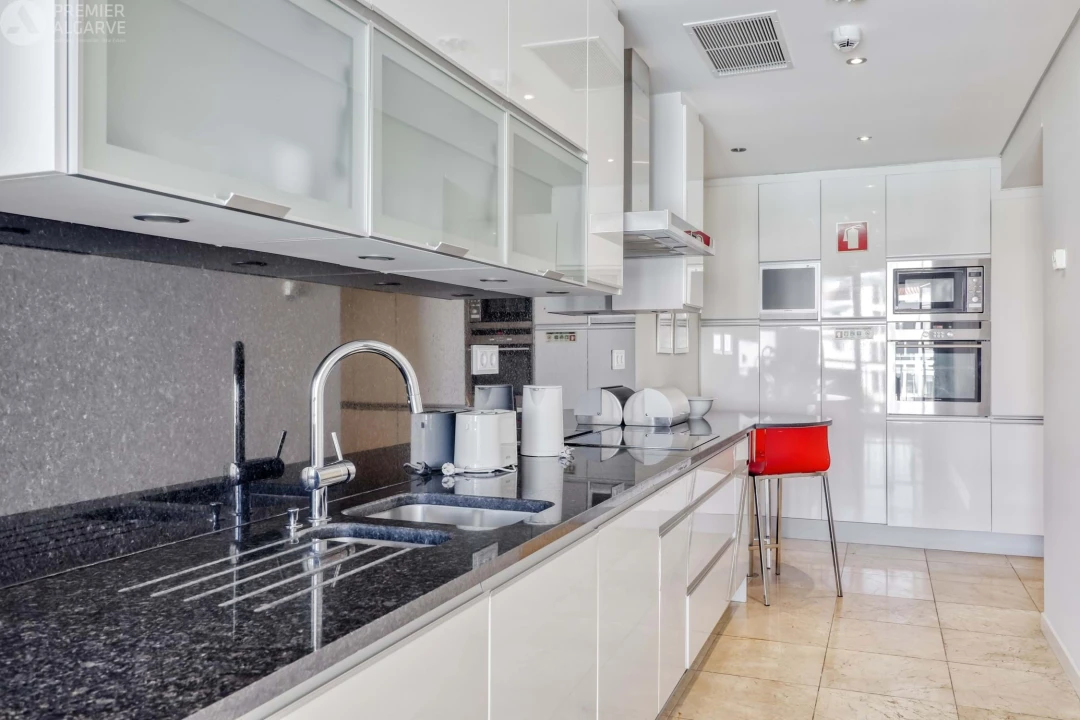 Apartamento T2 para Venda em Quarteira Foto 11