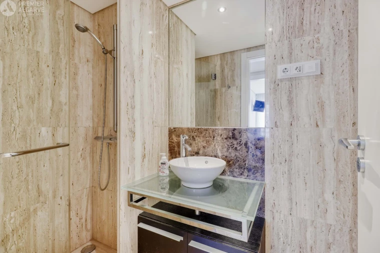 Apartamento T2 para Venda em Quarteira Foto 13