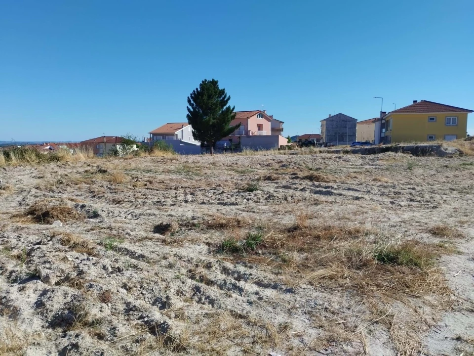 Terreno para Venda em Carrazeda de Ansiães Foto 1
