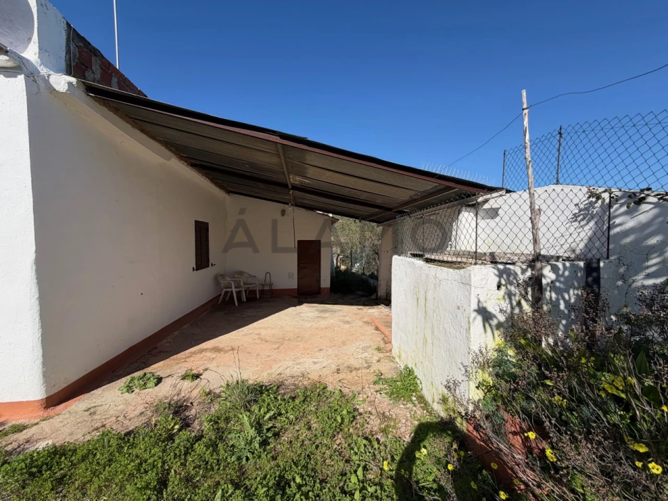 Moradia T4 para Venda em Salir Foto 2