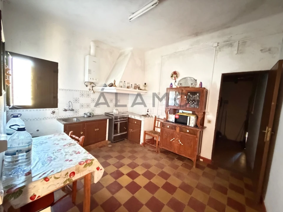 Moradia T4 para Venda em Salir Foto 6