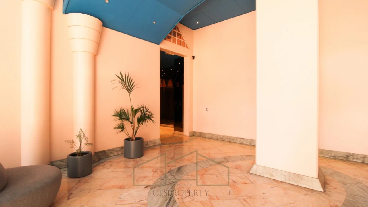 Apartamento T4 para Venda em Campo de Ourique Foto 3