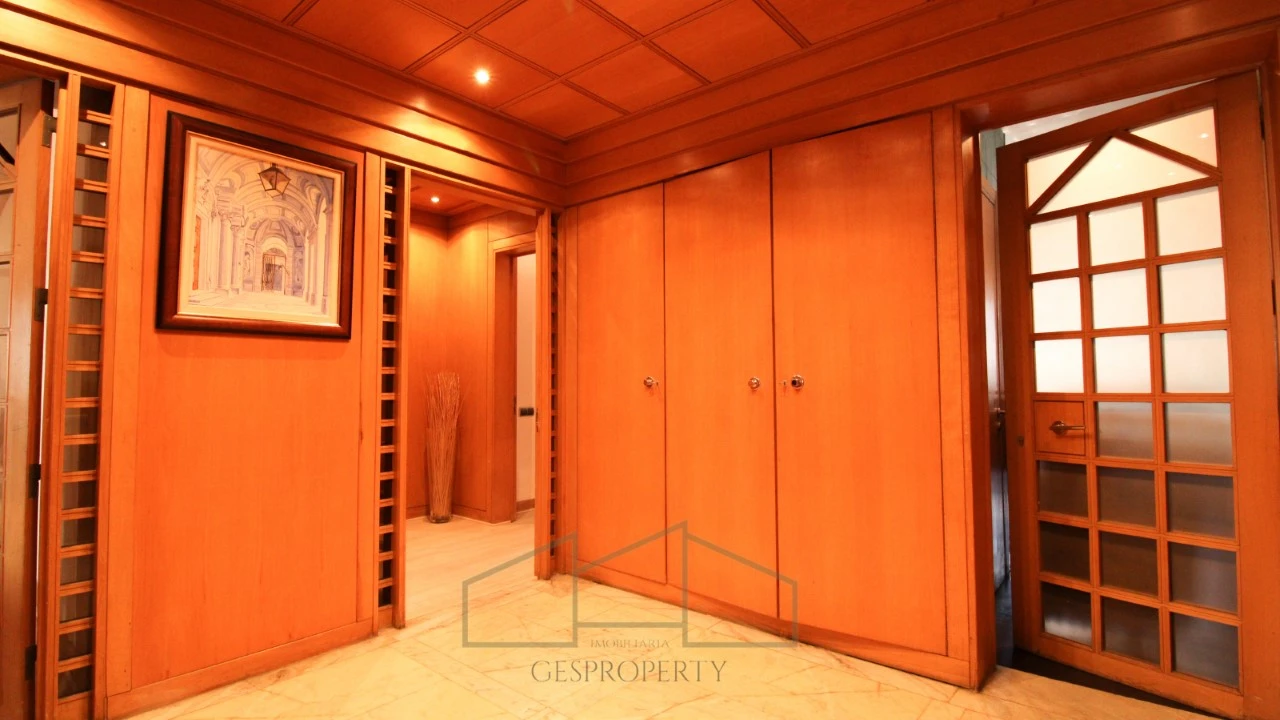 Apartamento T4 para Venda em Campo de Ourique Foto 5