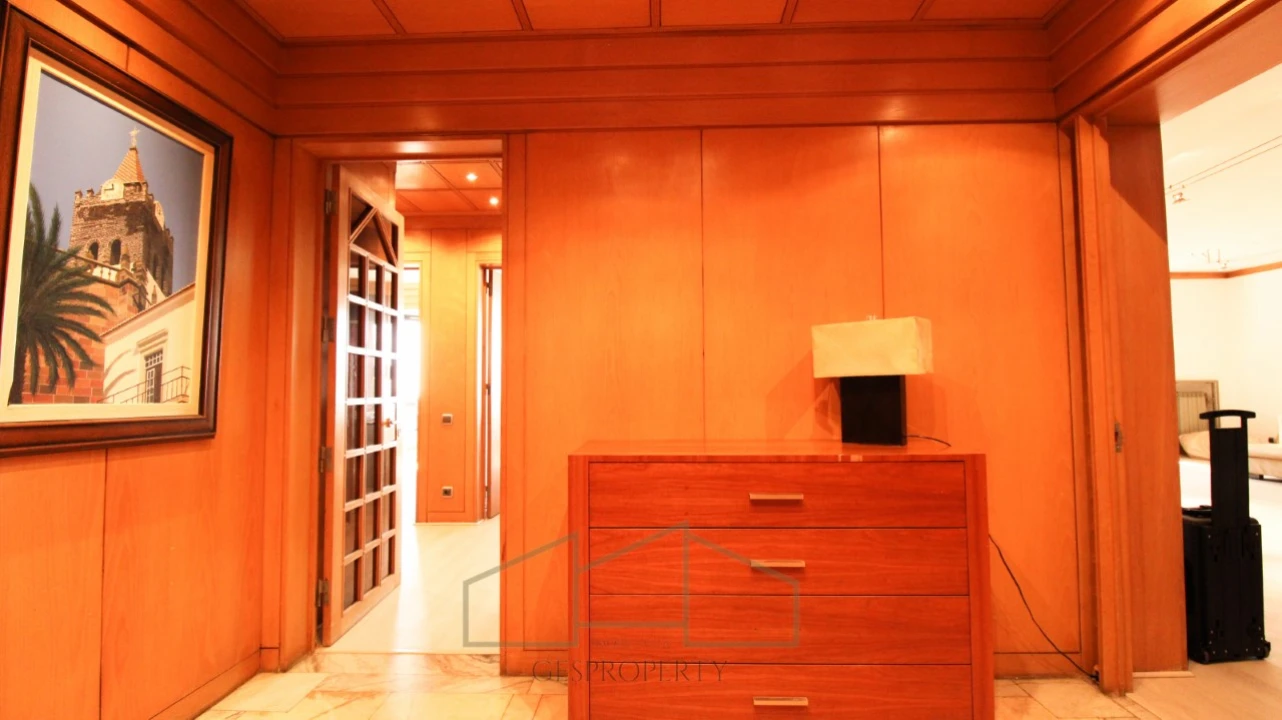 Apartamento T4 para Venda em Campo de Ourique Foto 7