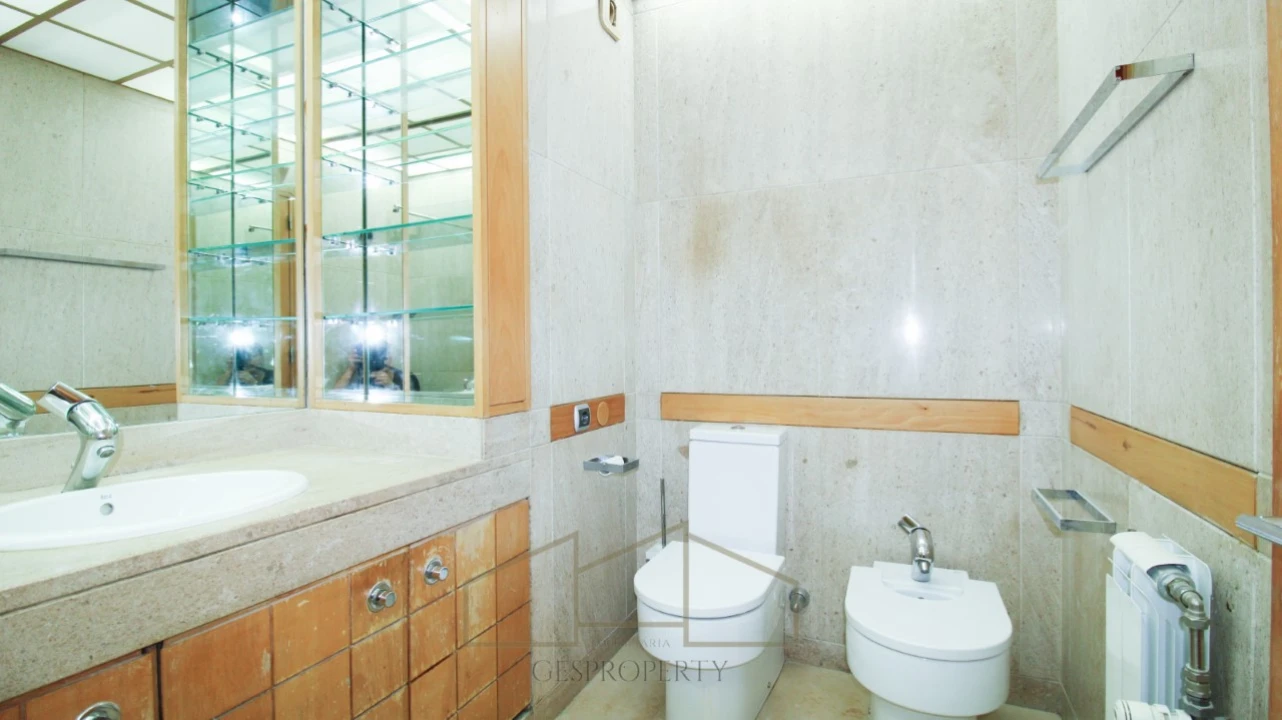 Apartamento T4 para Venda em Campo de Ourique Foto 31