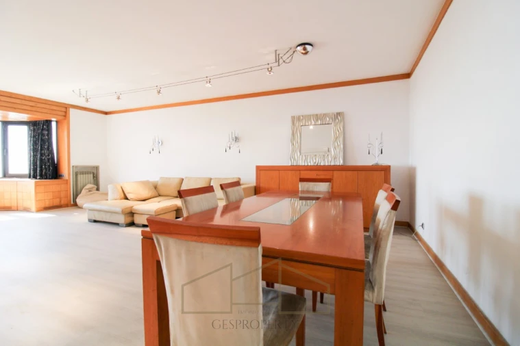 Apartamento T4 para Venda em Campo de Ourique Foto 8