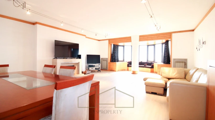 Apartamento T4 para Venda em Campo de Ourique Foto 10