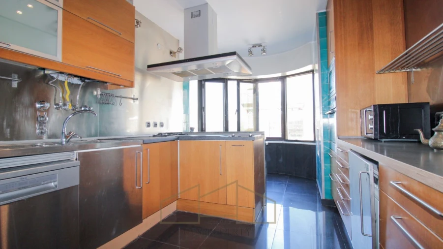 Apartamento T4 para Venda em Campo de Ourique Foto 14