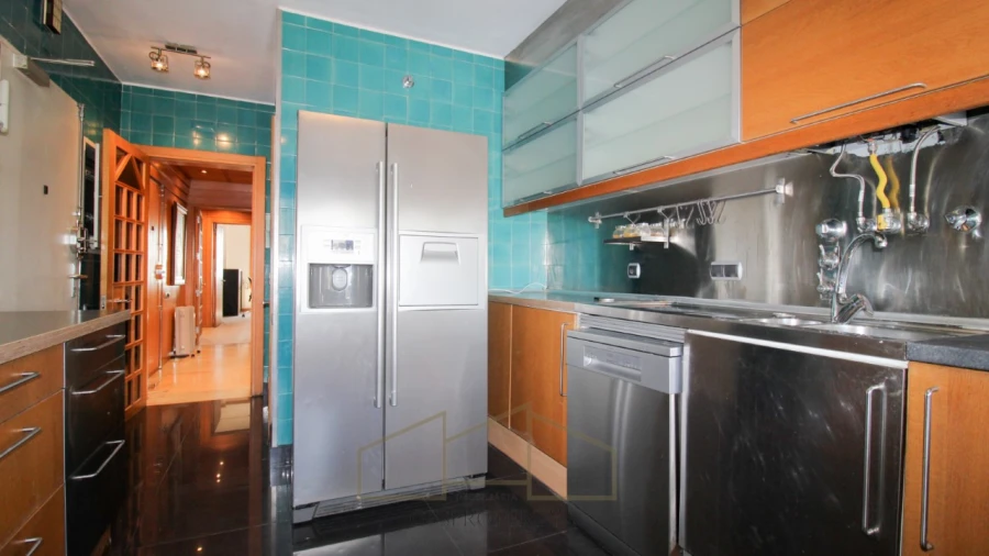 Apartamento T4 para Venda em Campo de Ourique Foto 17