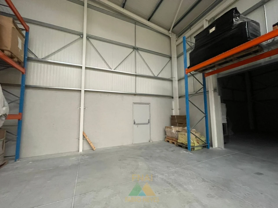 Armazém para Venda em Fornelos e Queijada Foto 10