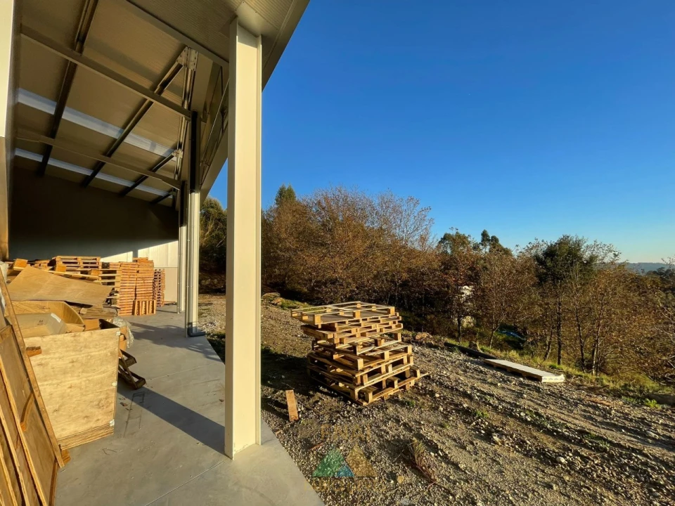 Armazém para Venda em Fornelos e Queijada Foto 16
