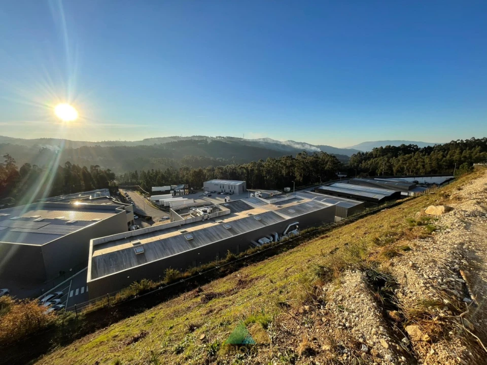 Armazém para Venda em Fornelos e Queijada Foto 21