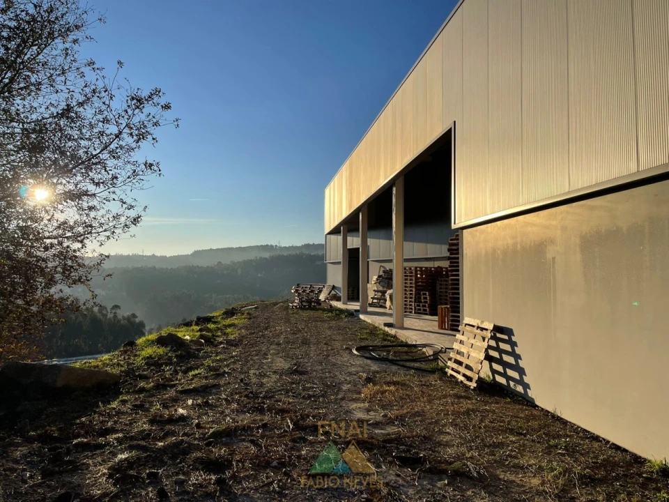 Armazém para Venda em Fornelos e Queijada Foto 22