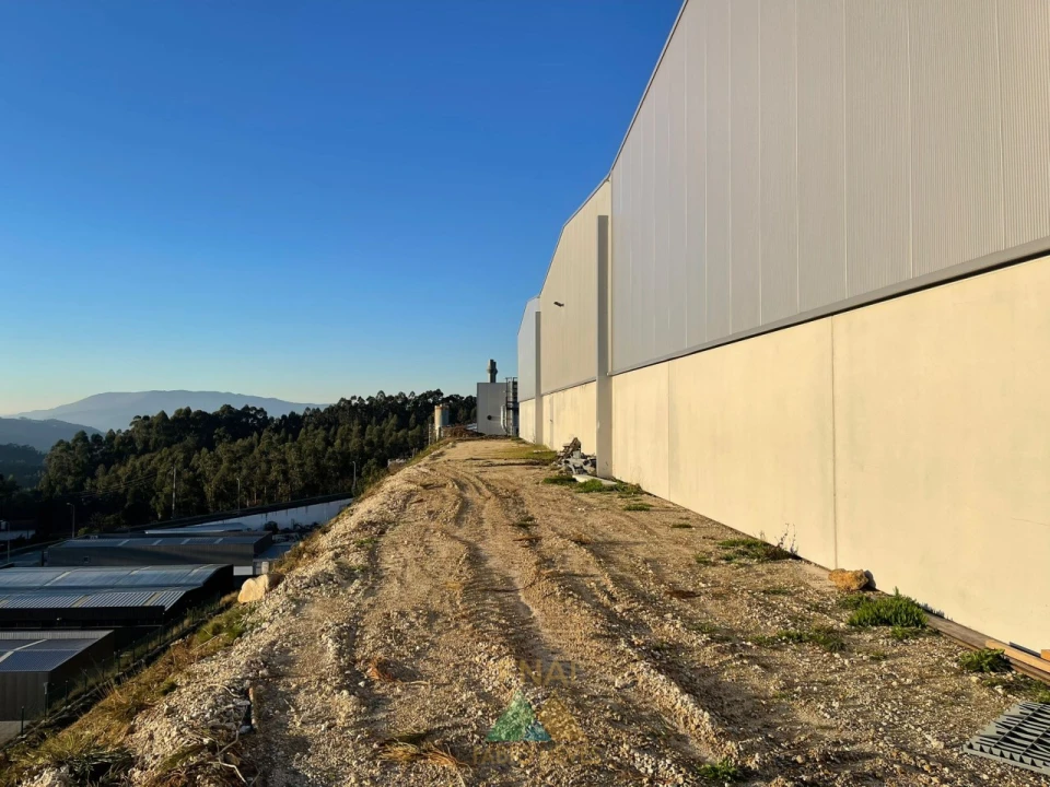 Armazém para Venda em Fornelos e Queijada Foto 23