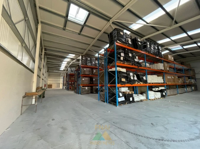 Armazém para Venda em Fornelos e Queijada Foto 12