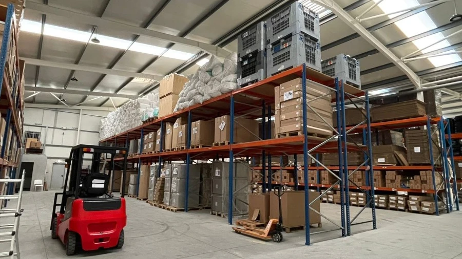 Armazém para Venda em Fornelos e Queijada