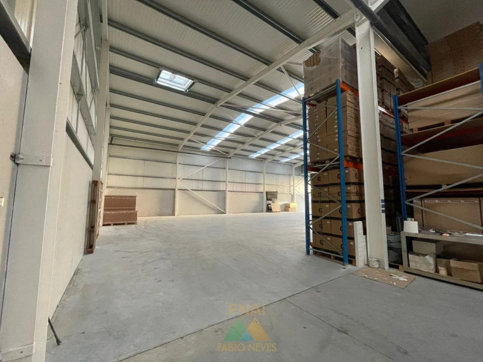 Armazém para Arrendamento em Fornelos e Queijada Foto 13