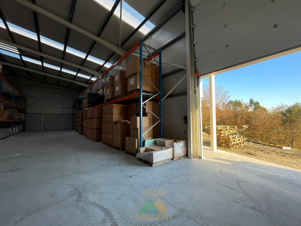Armazém para Arrendamento em Fornelos e Queijada Foto 23