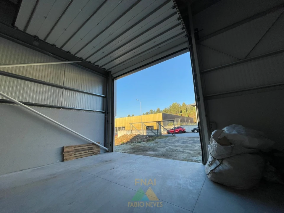 Armazém para Arrendamento em Fornelos e Queijada Foto 25