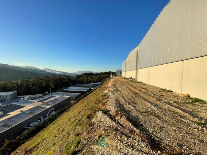 Armazém para Arrendamento em Fornelos e Queijada Foto 5