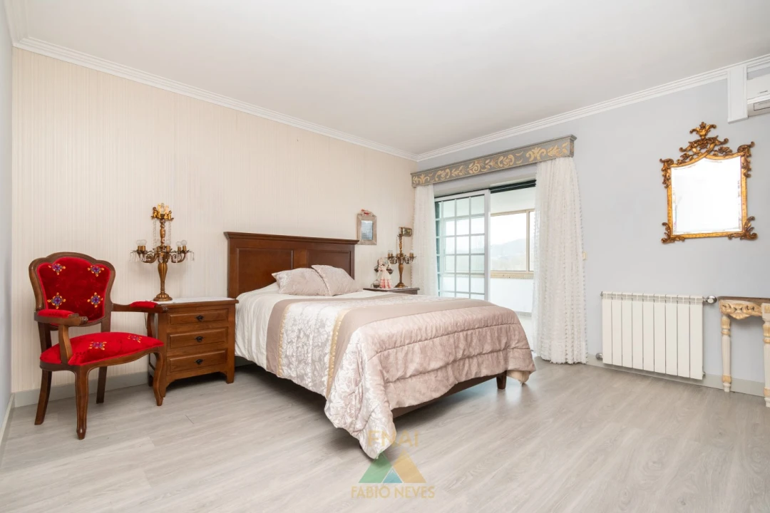 Moradia T5 para Venda em Ribeira Foto 54