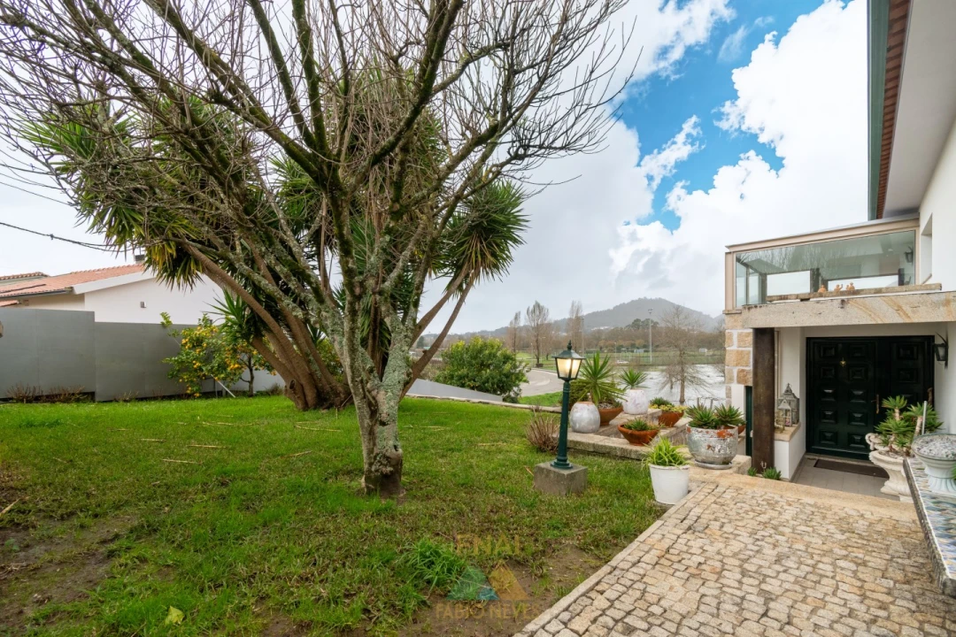 Moradia T5 para Venda em Ribeira Foto 10