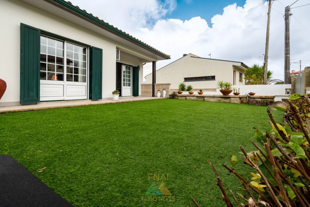 Moradia T5 para Venda em Ribeira Foto 17