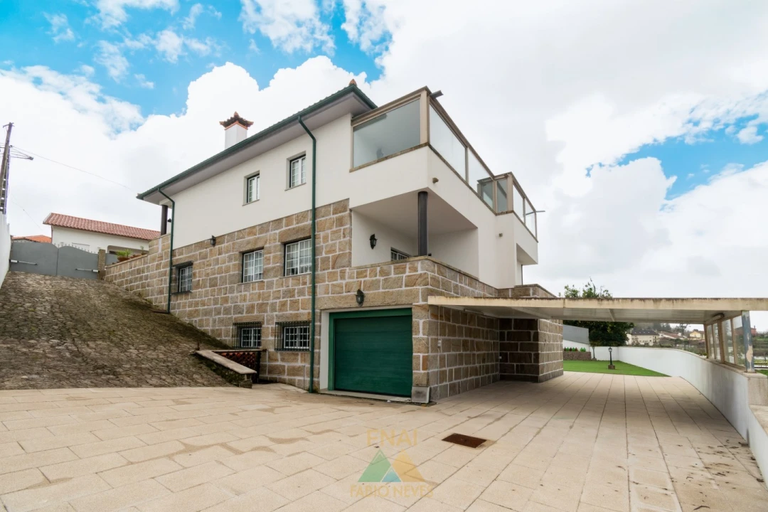 Moradia T5 para Venda em Ribeira Foto 11