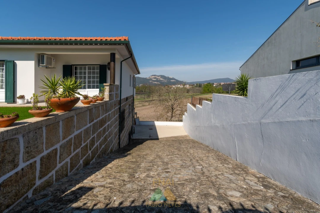 Moradia T5 para Venda em Ribeira Foto 16