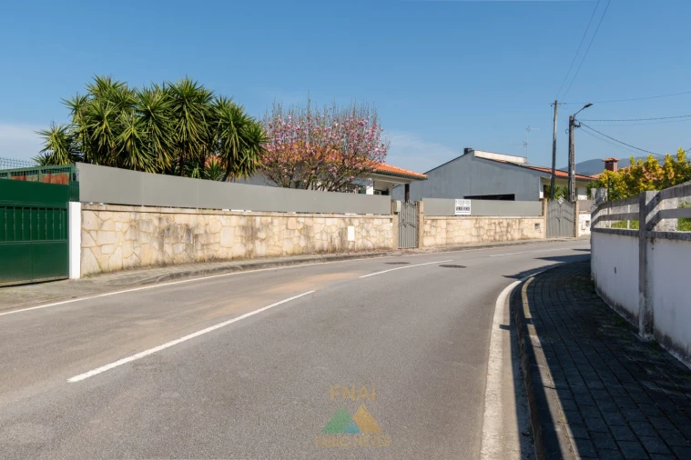 Moradia T5 para Venda em Ribeira Foto 26