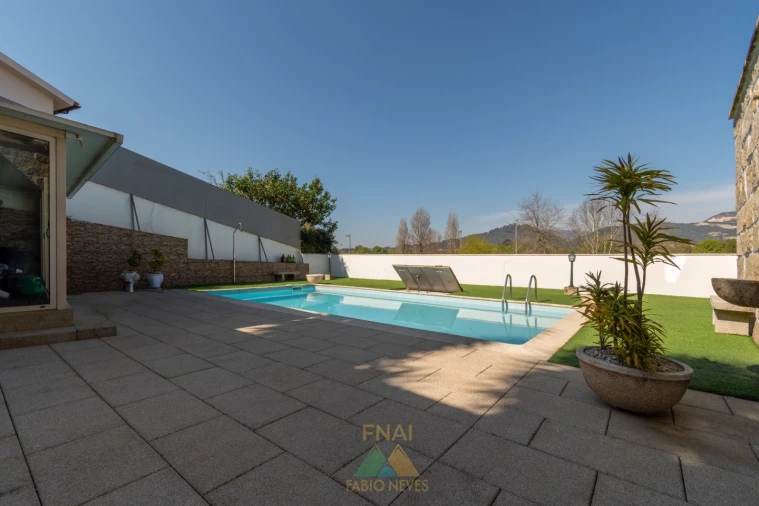 Moradia T5 para Venda em Ribeira Foto 18