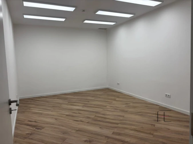 Loja para Arrendamento em Mafamude e Vilar do Paraíso Foto 16