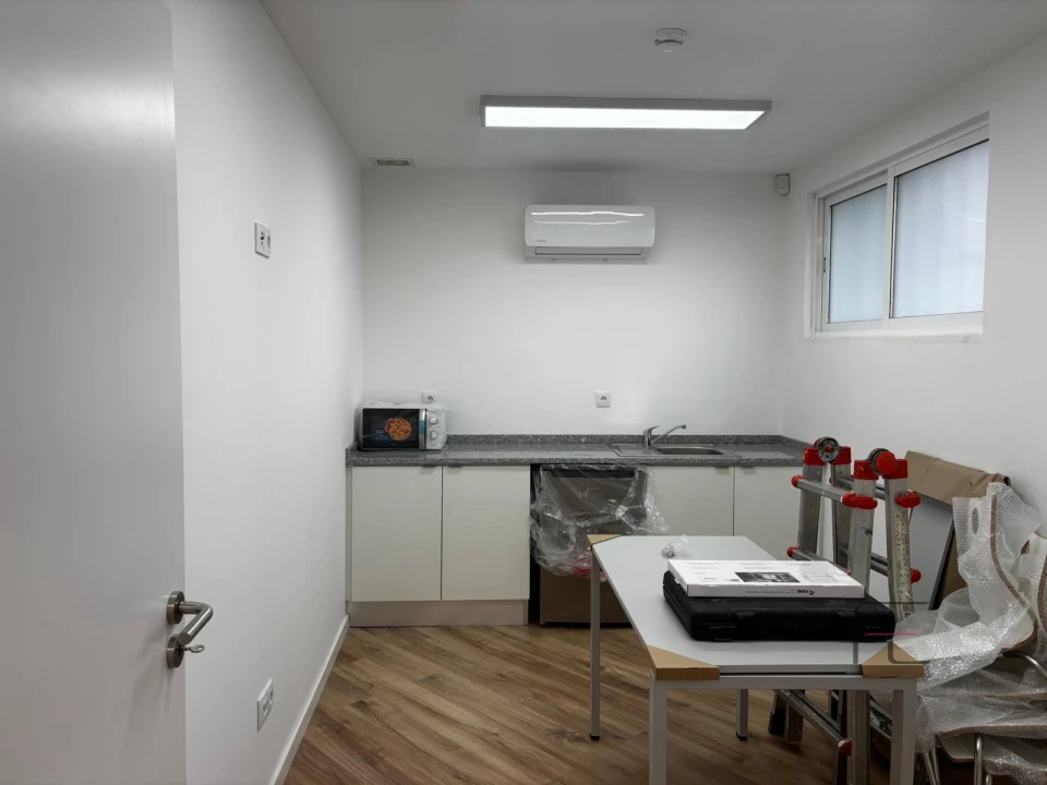 Loja para Arrendamento em Mafamude e Vilar do Paraíso Foto 32