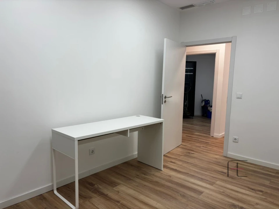 Loja para Arrendamento em Mafamude e Vilar do Paraíso Foto 24