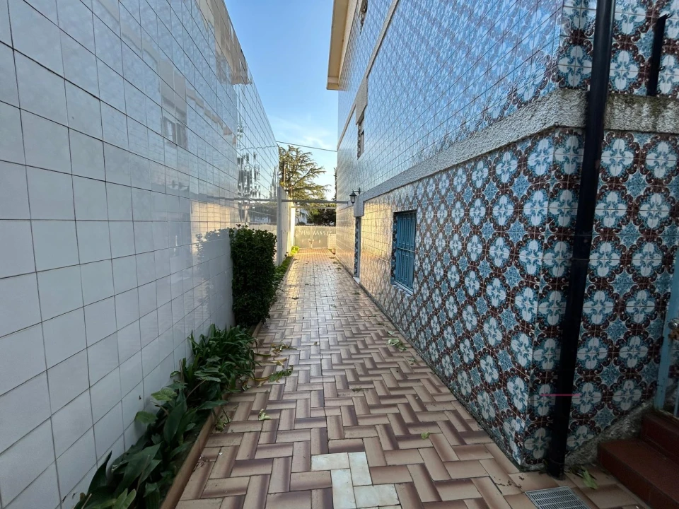 Moradia T5 para Venda em Rio Tinto Foto 3