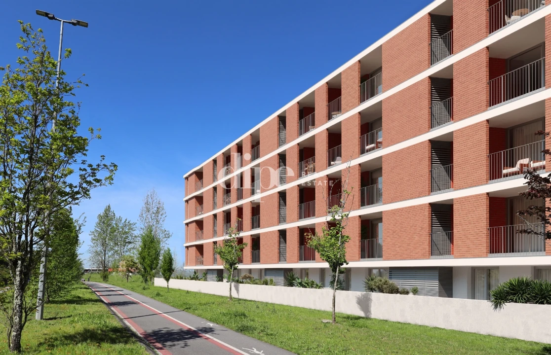 Apartamento T4 para Venda em Costa Foto 1