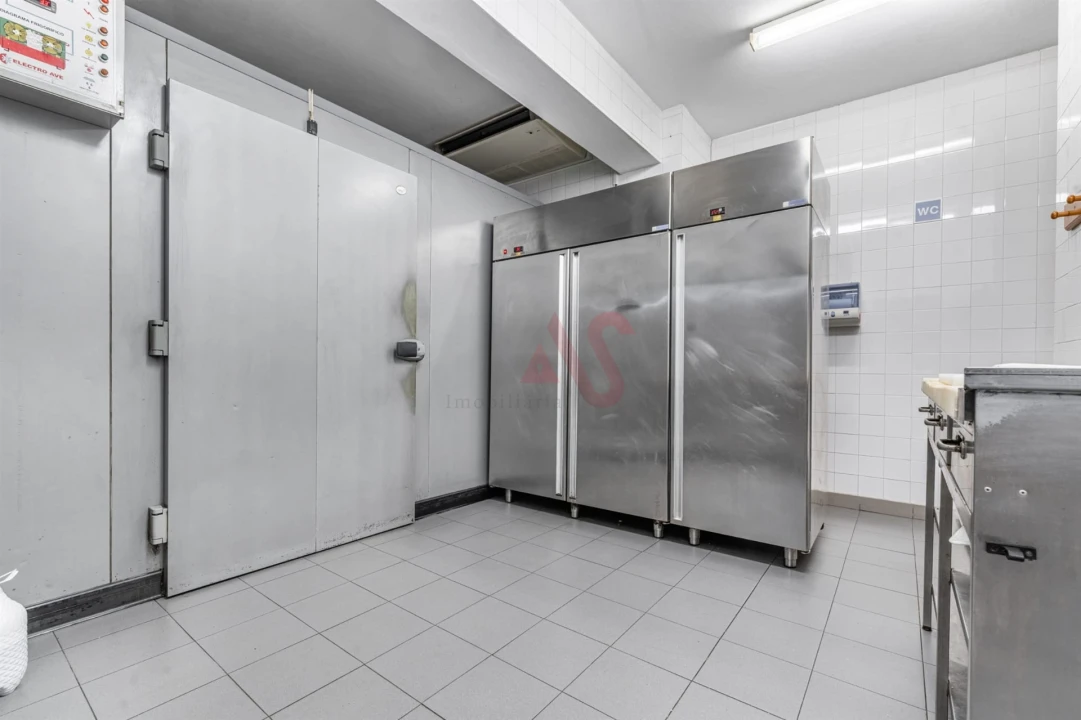 Prédio para Venda em Roriz Foto 18