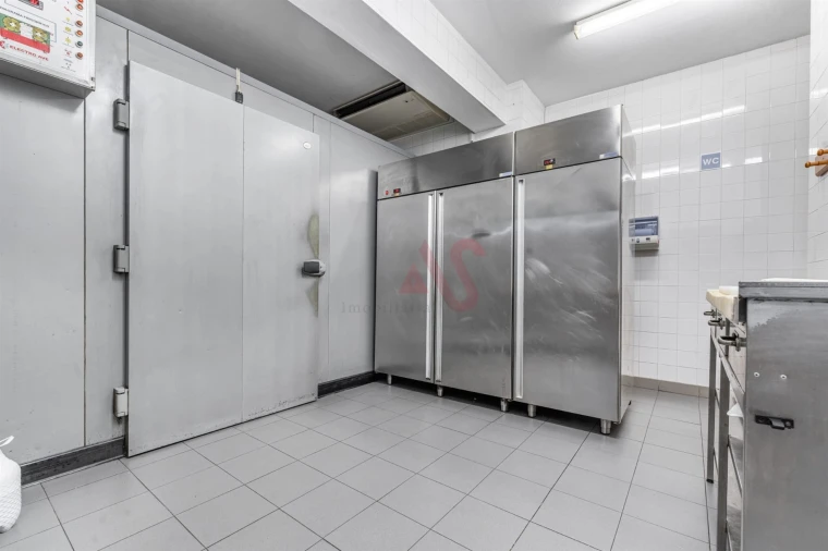 Prédio para Venda em Roriz Foto 18