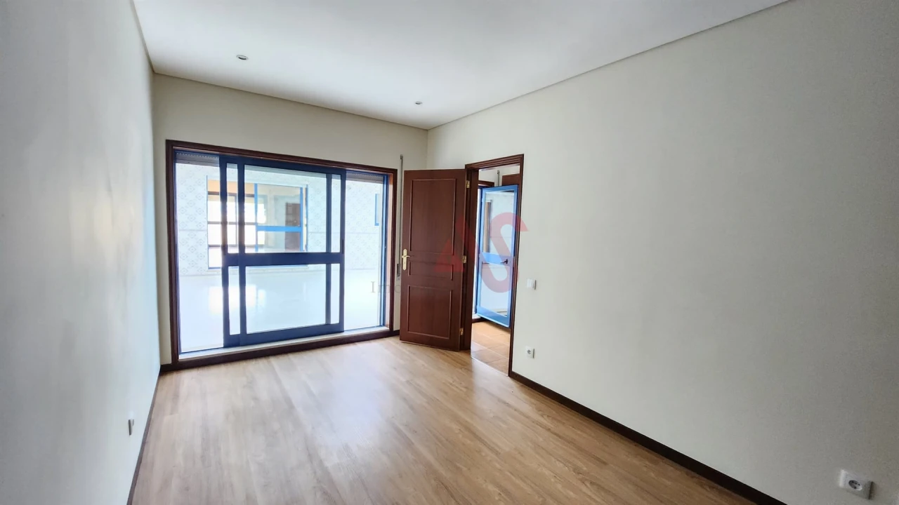 Apartamento T3 para Venda em Reguenga Foto 8