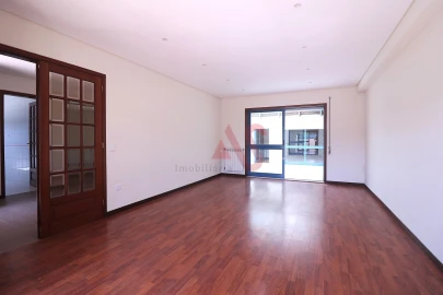 Apartamento T3 para Venda em Santo Tirso, Couto (Santa Cristina e São Miguel) e Burgães