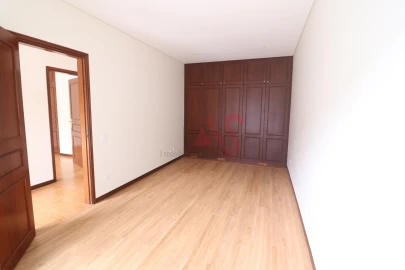 Apartamento T3 para Venda em Santo Tirso, Couto (Santa Cristina e São Miguel) e Burgães