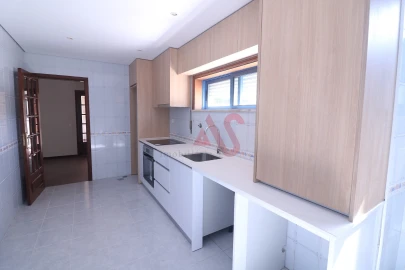 Apartamento T3 para Venda em Santo Tirso, Couto (Santa Cristina e São Miguel) e Burgães